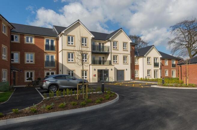 2 bed Retirement Property to rent Image 8