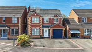 21, Cliveden Walk, Nuneaton CV11 4XJ