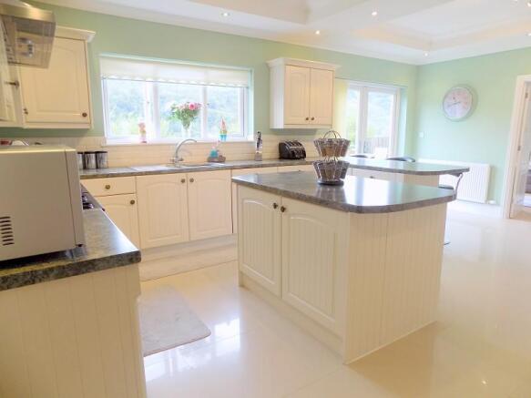 Kitchen/ Family room
