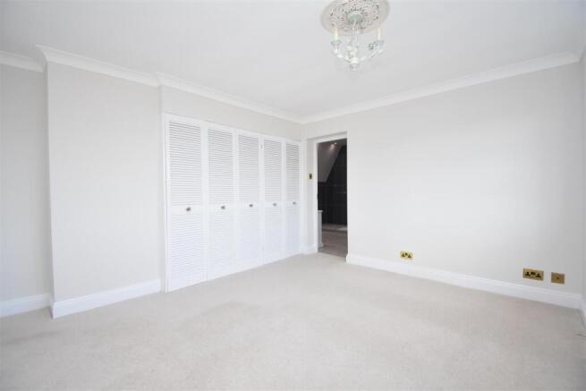 4 bed Detached to rent Image 7