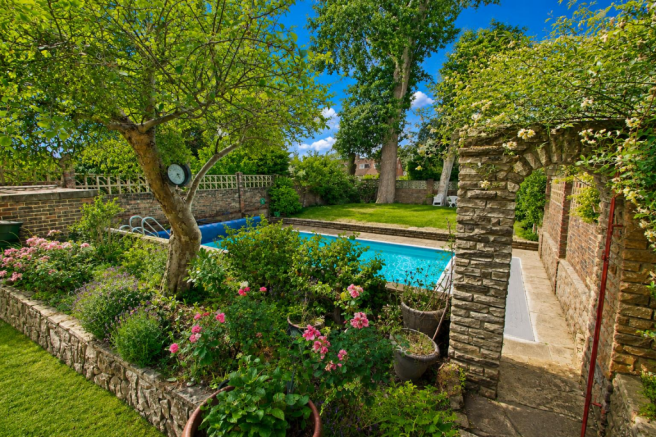 garden c.png