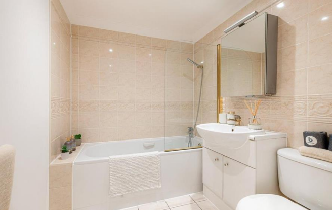 108, 15 portman sq 9 04.12.png