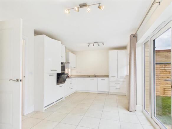 Kitchen 1.jpg