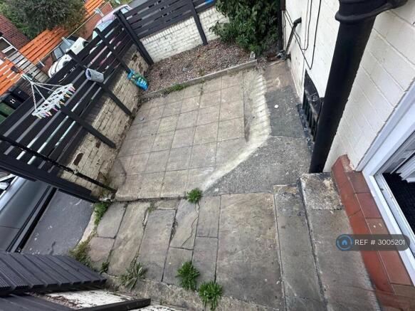 2 bed Terraced to rent Image 9