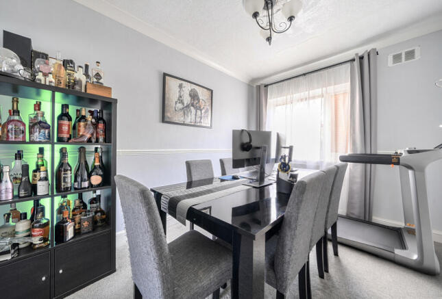 Gatwick Way, Hornchurch, RM12 photo 4