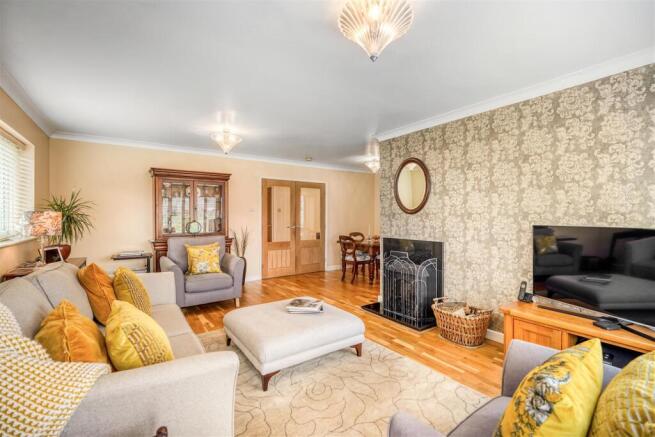 3 bed Detached Bungalow for sale Image 9