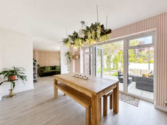 4 bed Detached for sale Image 7
