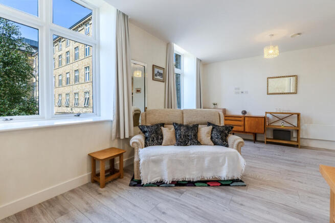 1 bed Apartment for sale Image 6