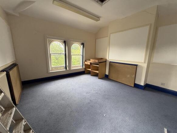 10 bed Block of Apartments for sale Image 8