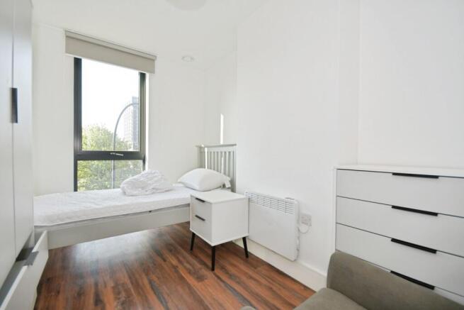 3 bed Apartment for sale Image 8