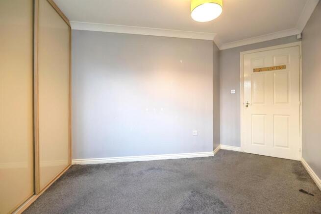 2 bed Ground Flat for sale Image 7