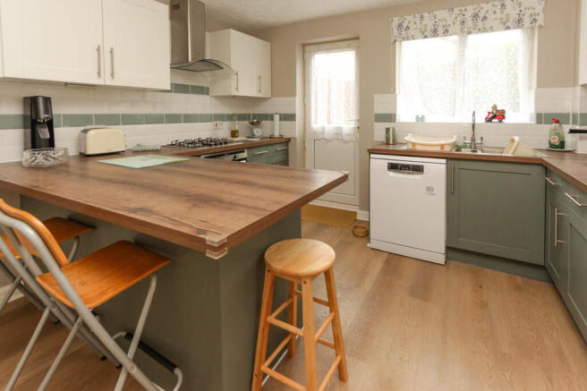 Kitchen/Breakfast...