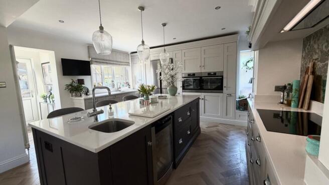 LIVING KITCHEN