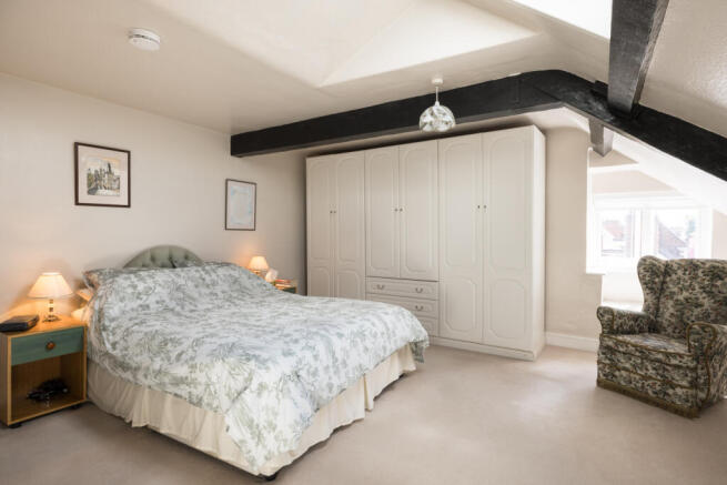 5 bed Terraced for sale Image 8