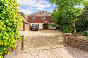 Oakwood, Hale House Lane, Churt, Farnham GU10 2JG