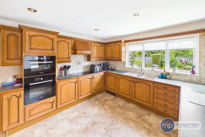 3 bed Bungalow for sale Image 8