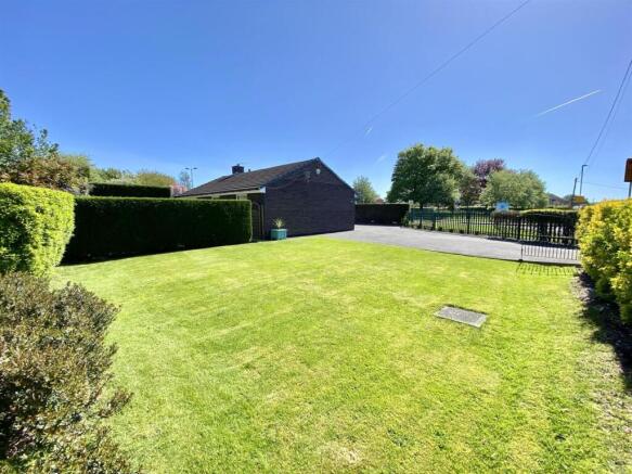 3 bed Detached Bungalow for sale Image 4