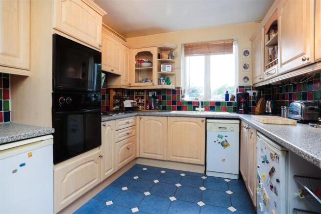 98 Wilcot Road fpz17