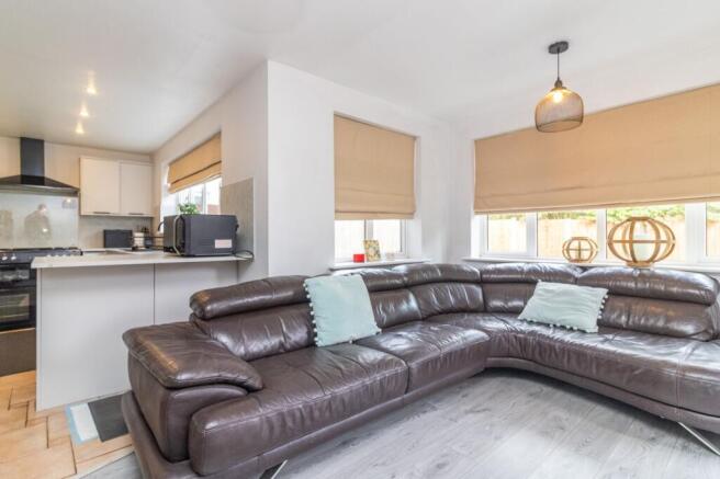 SITTING/GARDEN ROOM
