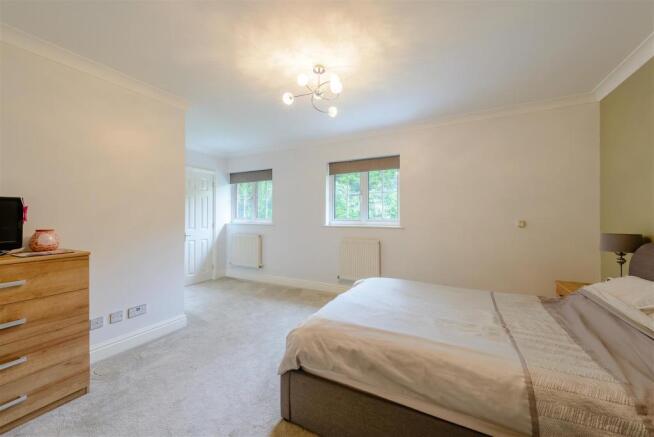 8420931-interior17.jpg