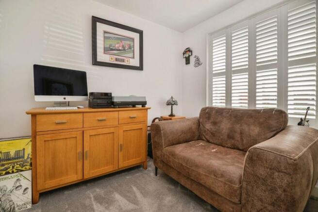 4 bed Detached for sale Image 7