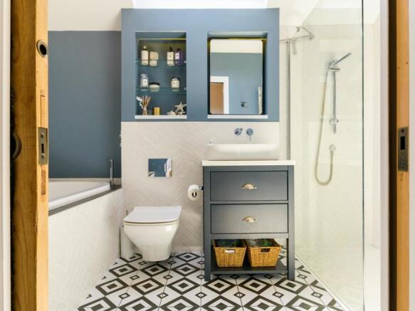 Bathroom D.jpg