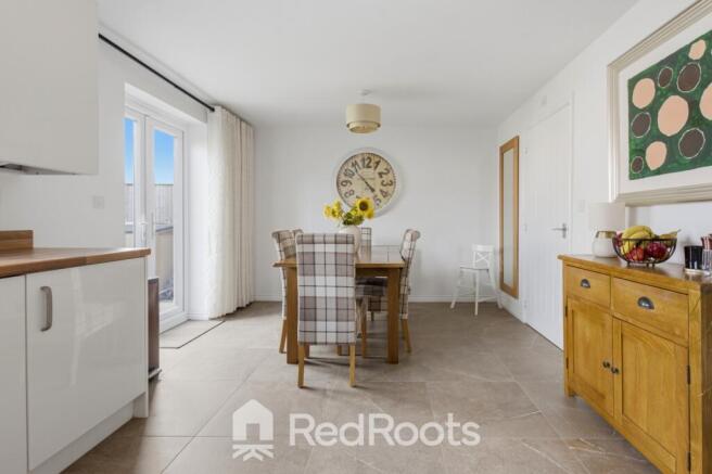 4 bed Detached for sale Image 8