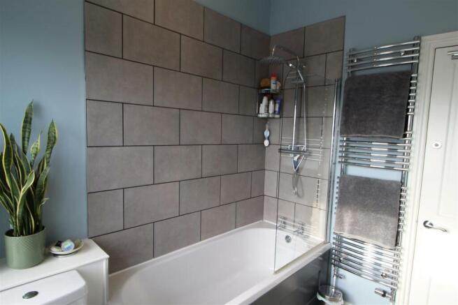 BATHROOM/W.C