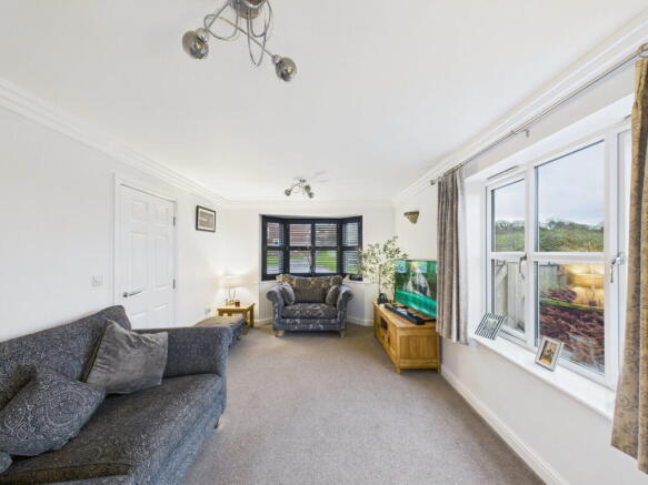 4 bed Detached for sale Image 4