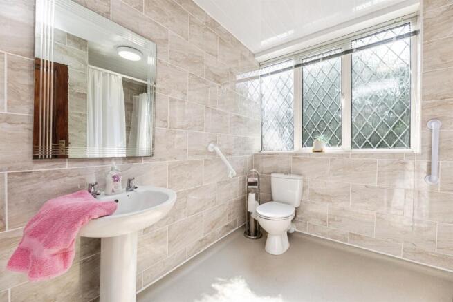 4 bed Semi-Detached for sale Image 8