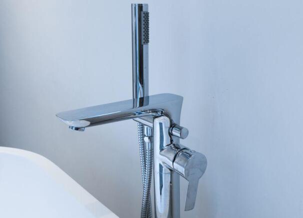 Bath Tap and S...