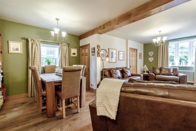 8512800-interior11.jpg