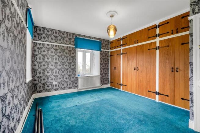 4 bed Detached for sale Image 12