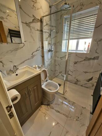 2 bed Terraced to rent Image 10