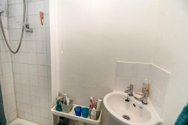 En-Suite Bedroom 1