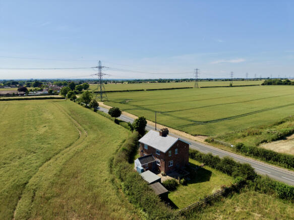 3 bed Cottage for sale Image 12