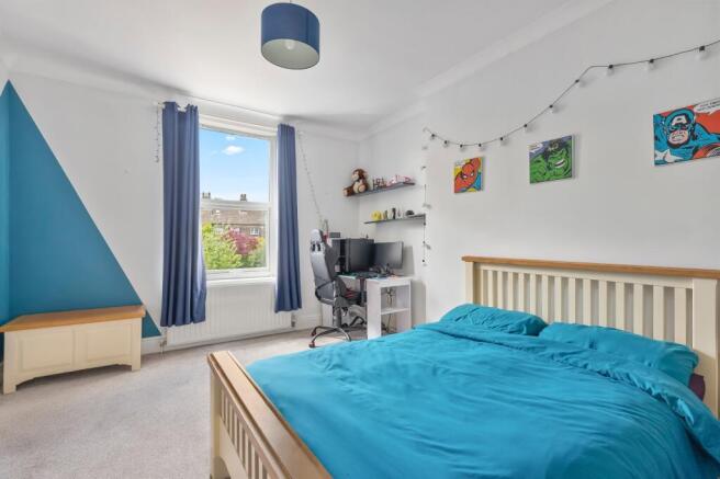 4 bed Semi-Detached for sale Image 9