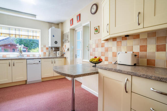 3 bed Detached for sale Image 6