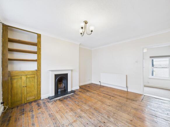 CAM01740G0-PR0498-STILL010