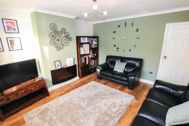 SPACIOUS LOUNGE