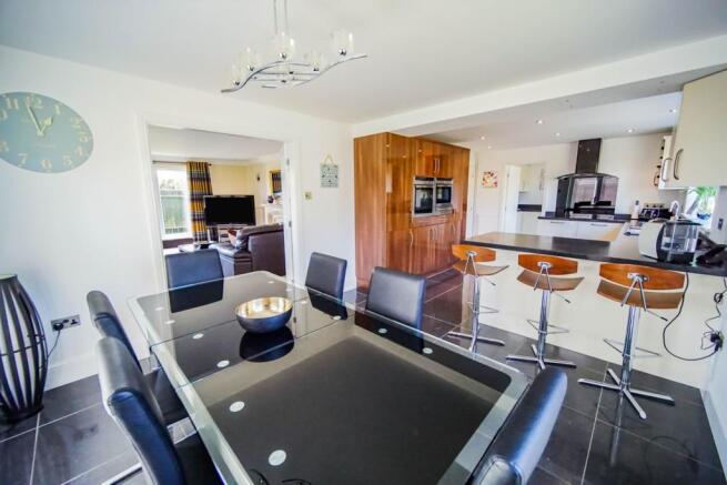 Kitchen/Dining Room