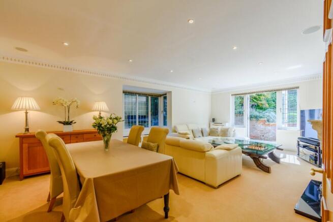 Sitting/Dining Room