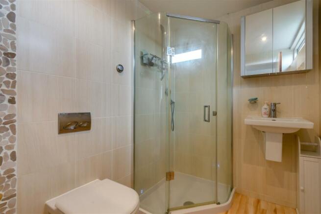 8589725-interior16.jpg