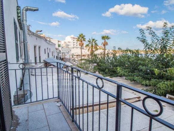 Apartment with sea views in Es Castell