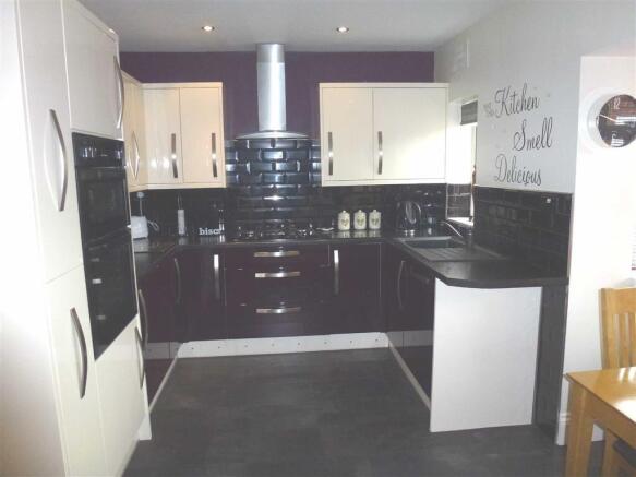 MODERN DINING KITCHE