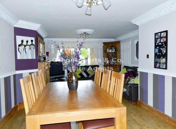 Lounge/Dining Room
