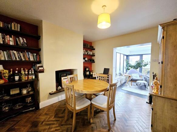 4 bed Semi-Detached for sale Image 7