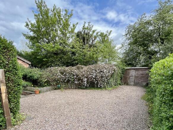 ADDITIONAL OUTSIDE PHOTOS