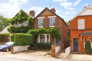 102, Weydon Hill Road, Farnham GU9 8NZ