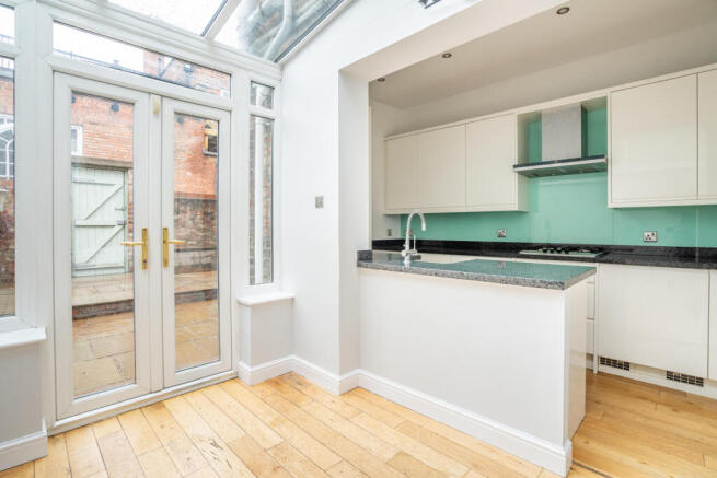 3 bed Terraced for sale Image 7